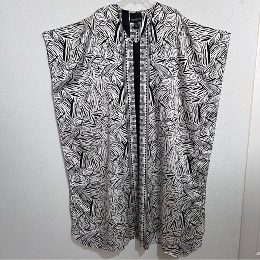 Generation 524 Black & White Floral Tribal Print Satin V Neck Kaftan One Size